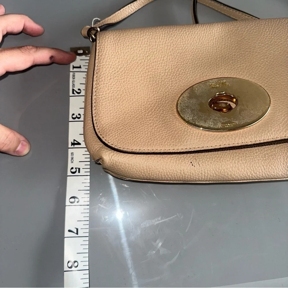 Coach Crossbody Beige‎ Tones Size 6H X 8L Fold Over Vintage Look Small Bag - Picture 3 of 12